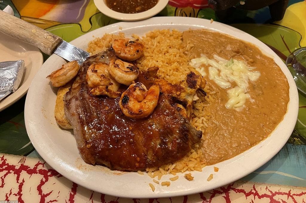 Parrilla y Cantina Mi Pueblo